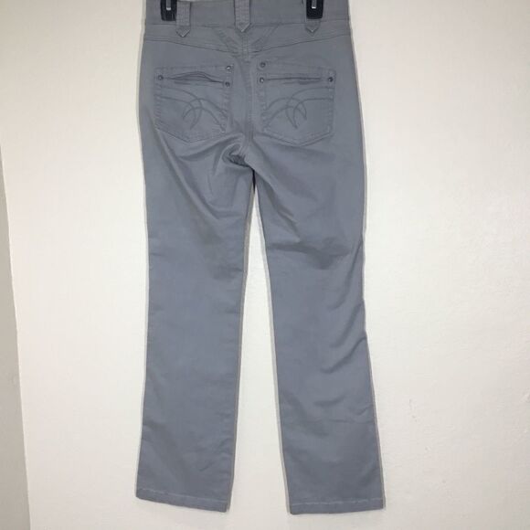 Apriori Straight-Leg Jeans (E13) - Picture 2 of 8